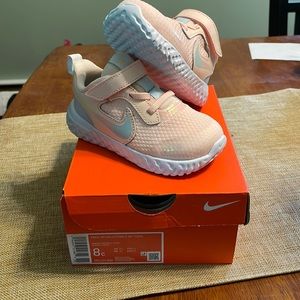 Nike Revolution 5 SE Children’s Sneaker